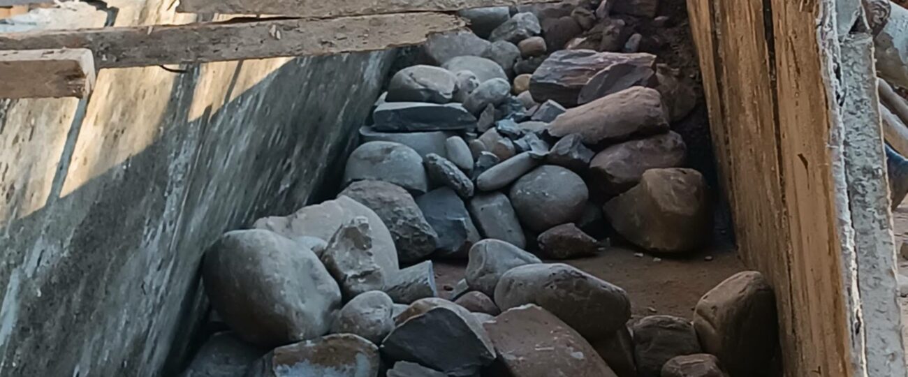 आँबुखैरेनी गोरखा सडकमा गरिएको काम मापदण्ड विपरित